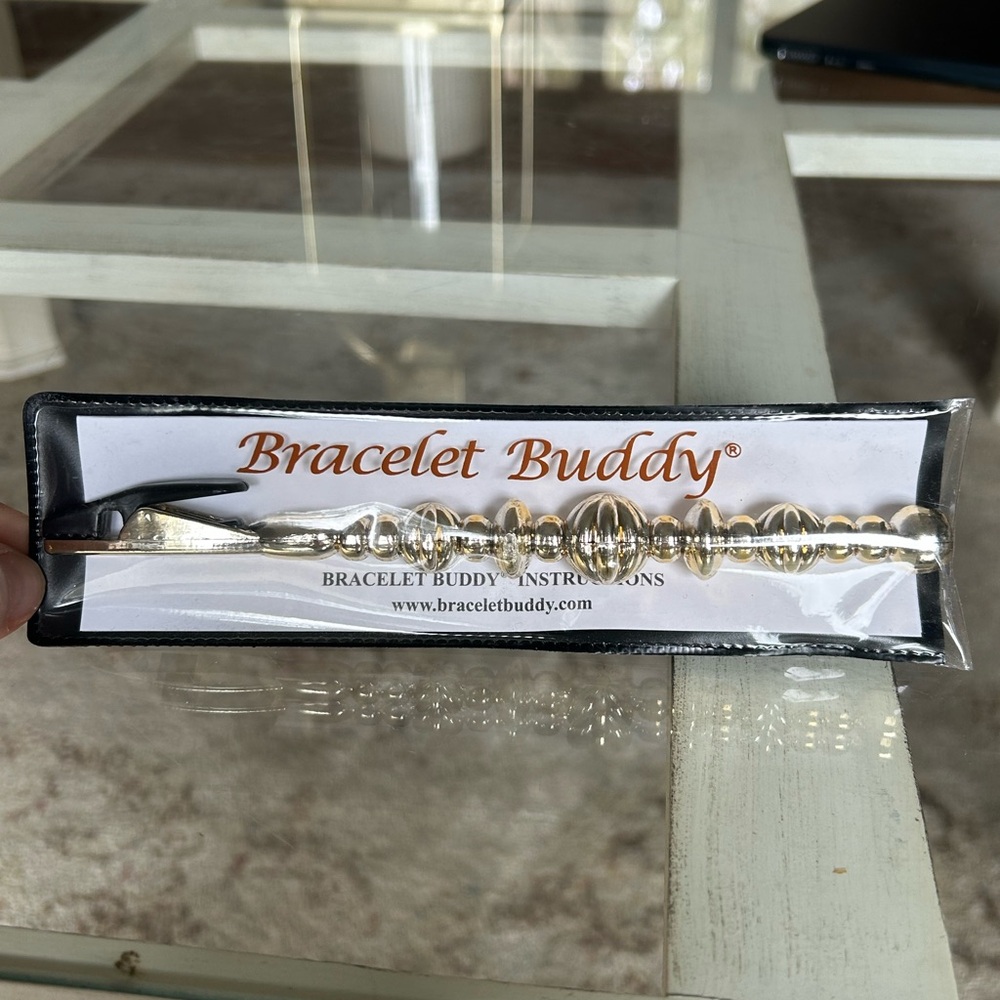 NWT~Bracelet Buddy Silver Bracelet Fastener